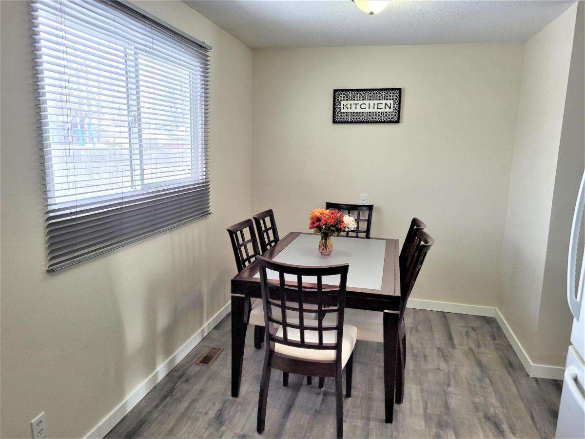 Cozy 4 Bedroom Townhouse - Peaceful Feel Of Home Winnipeg Exterior foto
