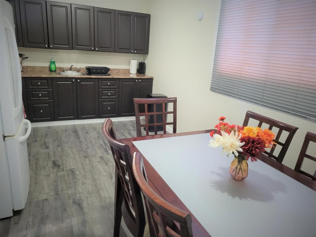 Cozy 4 Bedroom Townhouse - Peaceful Feel Of Home Winnipeg Exterior foto